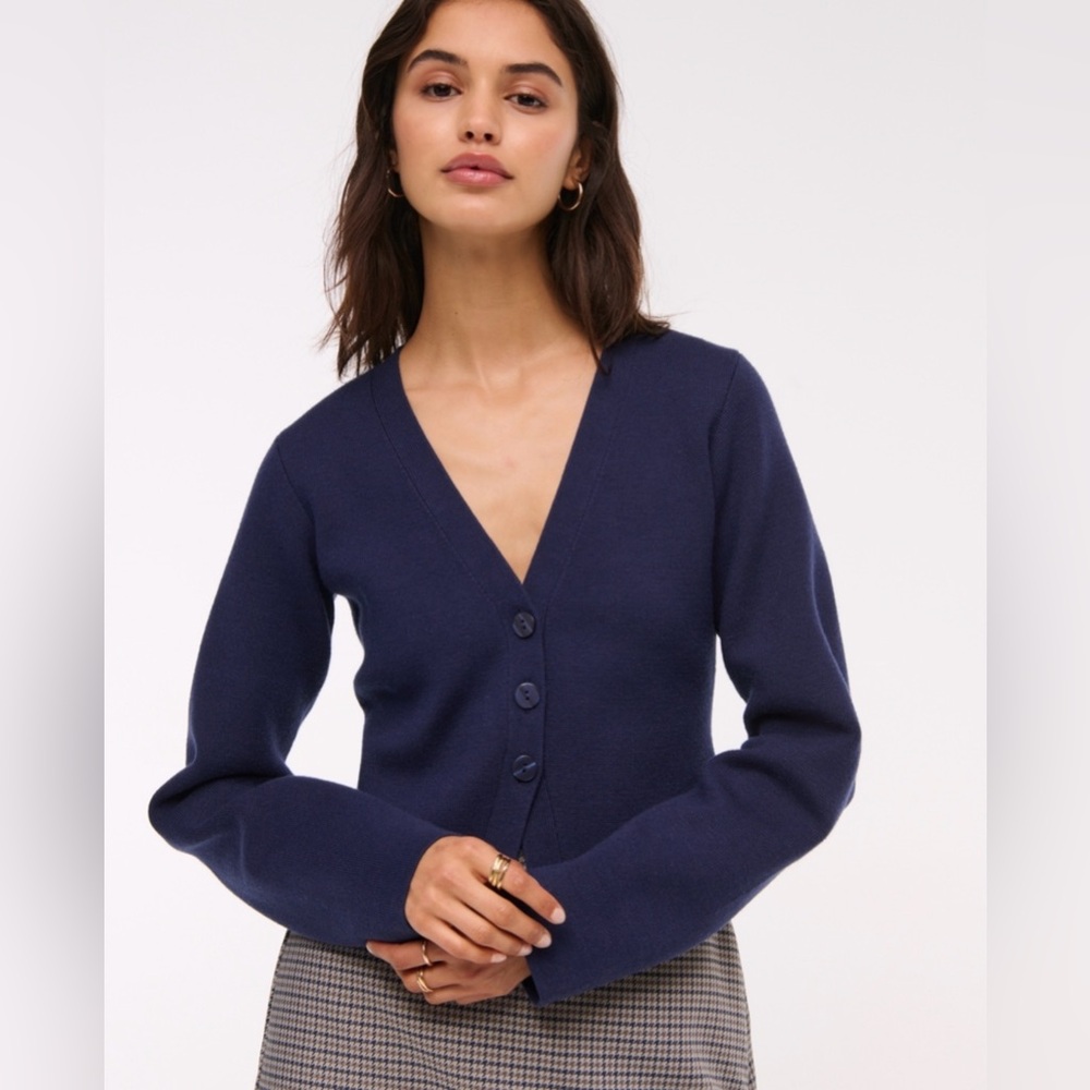 NWT Abercrombie LuxeLoft Rounded Sleeve Cardigan